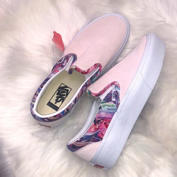 PLATFORM CUSTOM VANS - Picture 4 of 7